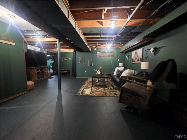 5046 Bradbury Drive, Onondaga, NY 13215