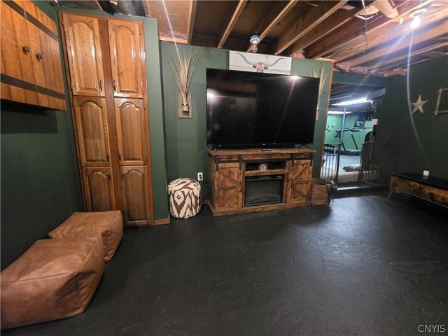 5046 Bradbury Drive, Onondaga, NY 13215