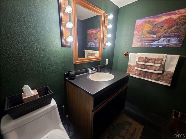 5046 Bradbury Drive, Onondaga, NY 13215
