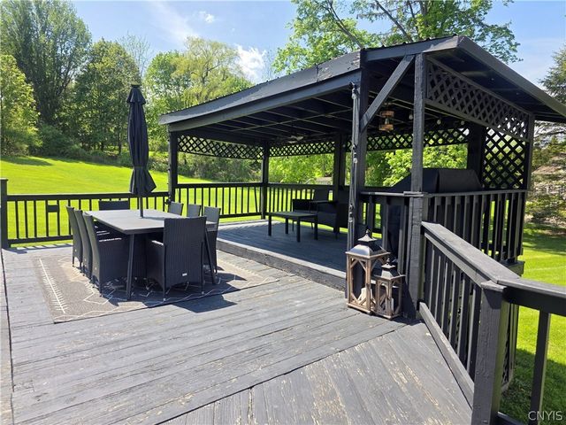 5046 Bradbury Drive, Onondaga, NY 13215