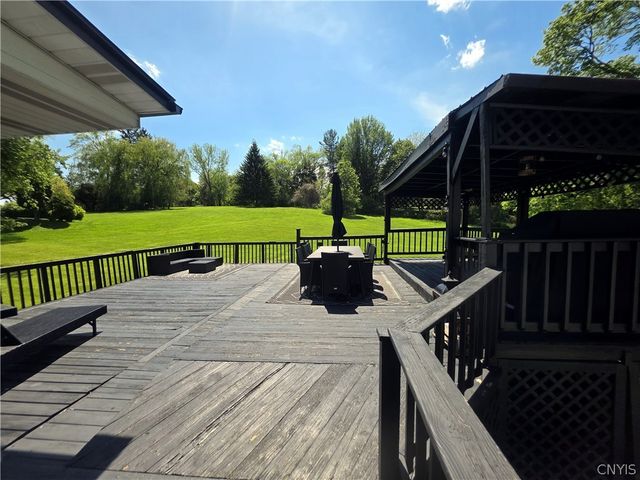 5046 Bradbury Drive, Onondaga, NY 13215