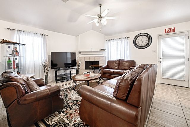 101 Fairbanks Drive, Garland, TX 75043