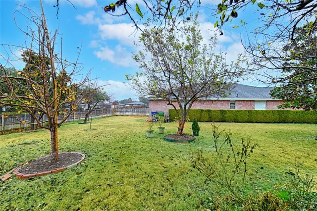 101 Fairbanks Drive, Garland, TX 75043