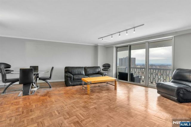 2000 Linwood Avenue 9E, Fort Lee, NJ 07024