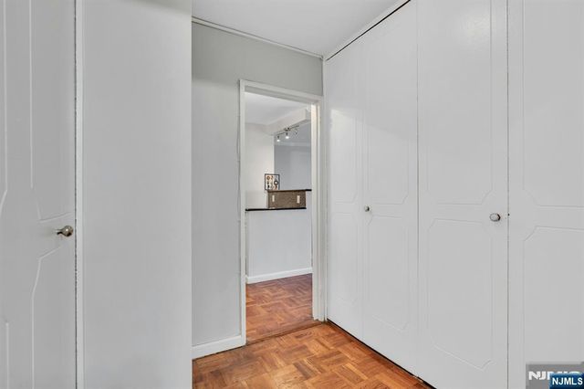 2000 Linwood Avenue 9E, Fort Lee, NJ 07024