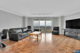 2000 Linwood Avenue 9E, Fort Lee, NJ 07024