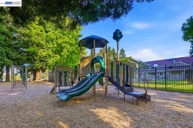 44 Summer Hill Ct, Danville, CA 94526