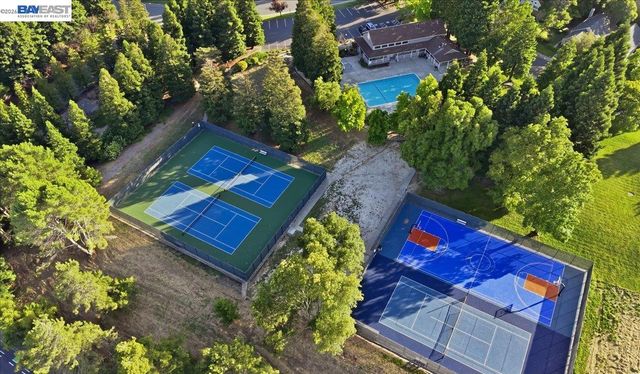 44 Summer Hill Ct, Danville, CA 94526