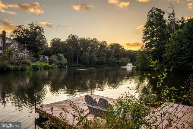 1358 LAKE FOREST CT, Reston, VA 20194