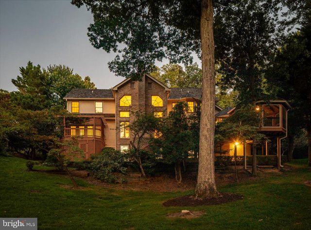 1358 LAKE FOREST CT, Reston, VA 20194