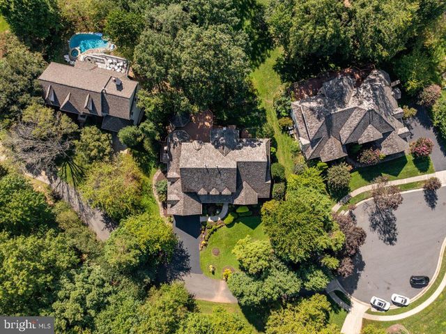 1358 LAKE FOREST CT, Reston, VA 20194