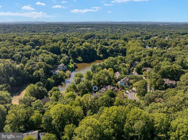 1358 LAKE FOREST CT, Reston, VA 20194