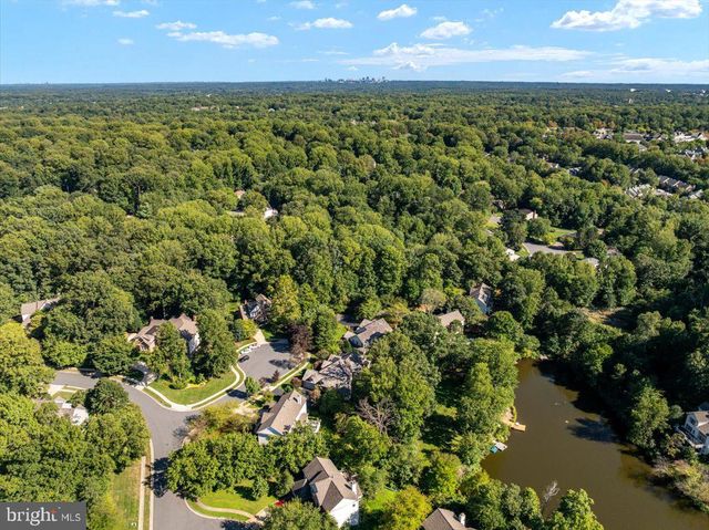 1358 LAKE FOREST CT, Reston, VA 20194