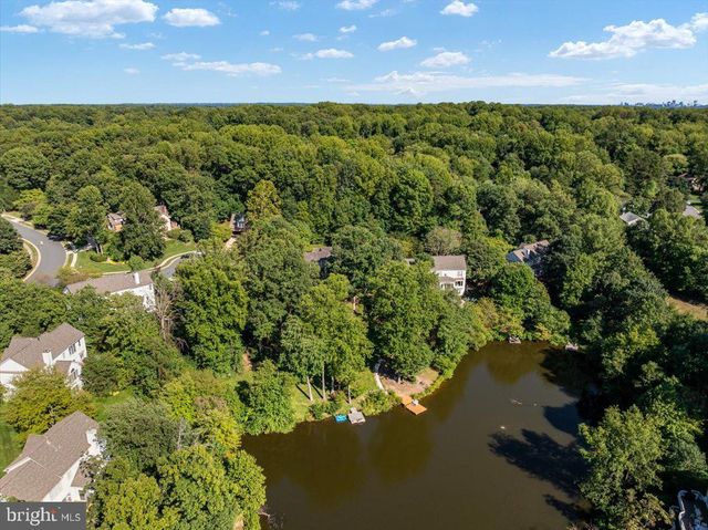 1358 LAKE FOREST CT, Reston, VA 20194