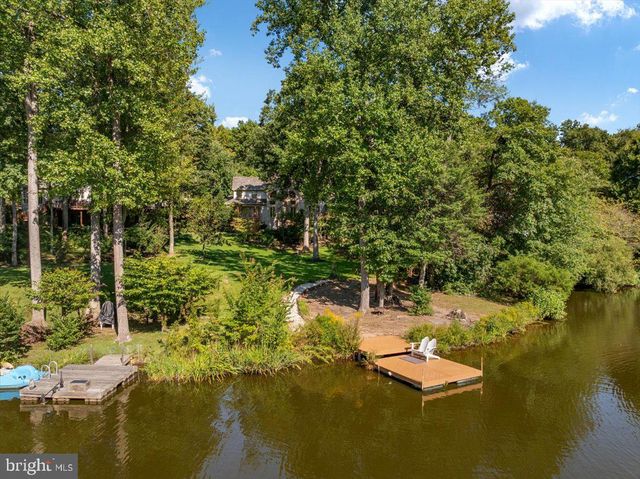 1358 LAKE FOREST CT, Reston, VA 20194
