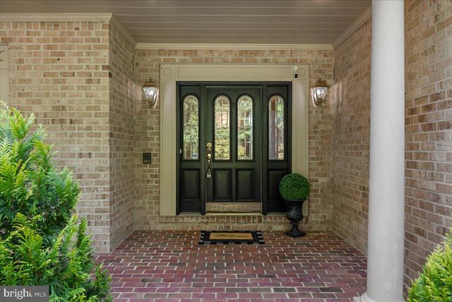 1358 LAKE FOREST CT, Reston, VA 20194