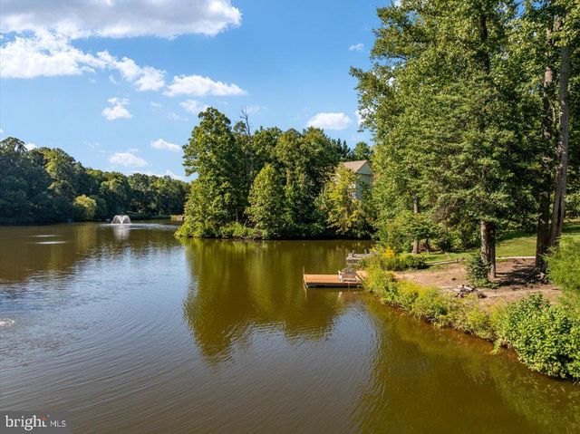1358 LAKE FOREST CT, Reston, VA 20194