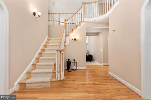 1358 LAKE FOREST CT, Reston, VA 20194