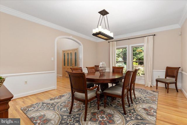 1358 LAKE FOREST CT, Reston, VA 20194