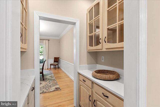 1358 LAKE FOREST CT, Reston, VA 20194