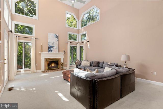 1358 LAKE FOREST CT, Reston, VA 20194