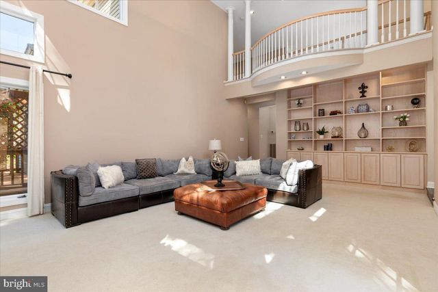 1358 LAKE FOREST CT, Reston, VA 20194
