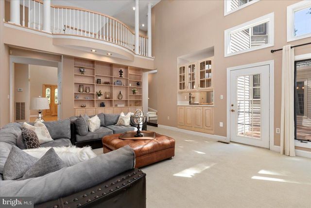 1358 LAKE FOREST CT, Reston, VA 20194