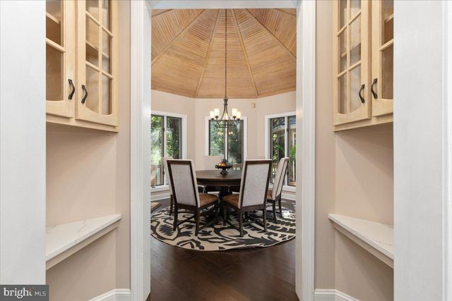 1358 LAKE FOREST CT, Reston, VA 20194