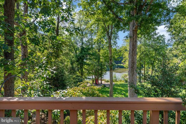 1358 LAKE FOREST CT, Reston, VA 20194