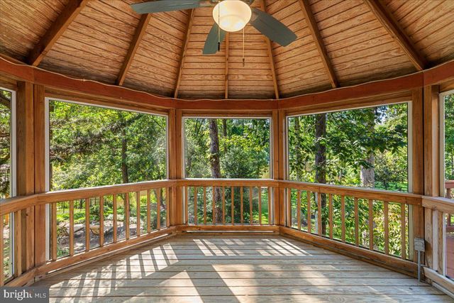 1358 LAKE FOREST CT, Reston, VA 20194