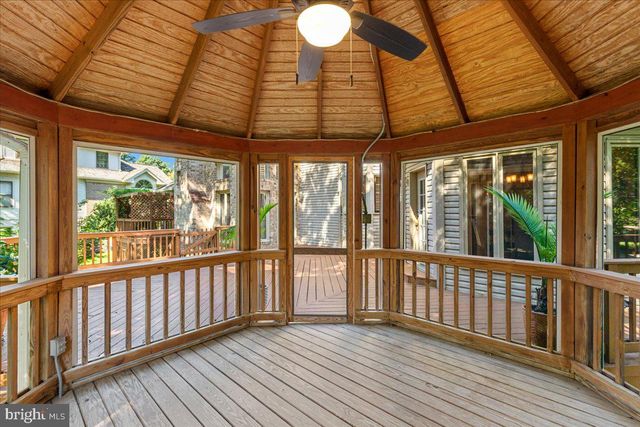 1358 LAKE FOREST CT, Reston, VA 20194