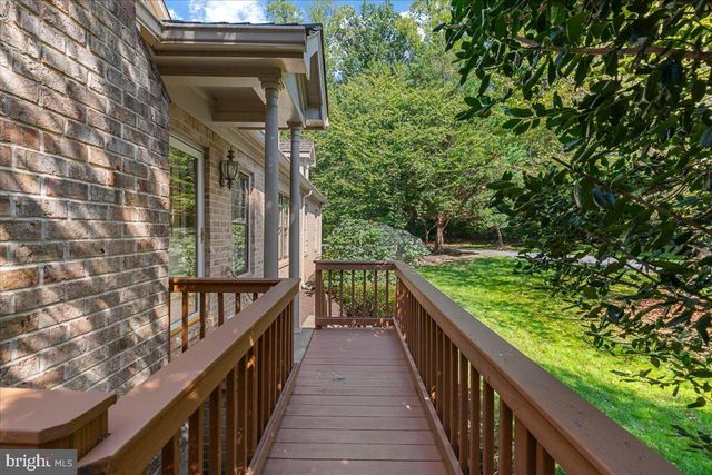 1358 LAKE FOREST CT, Reston, VA 20194