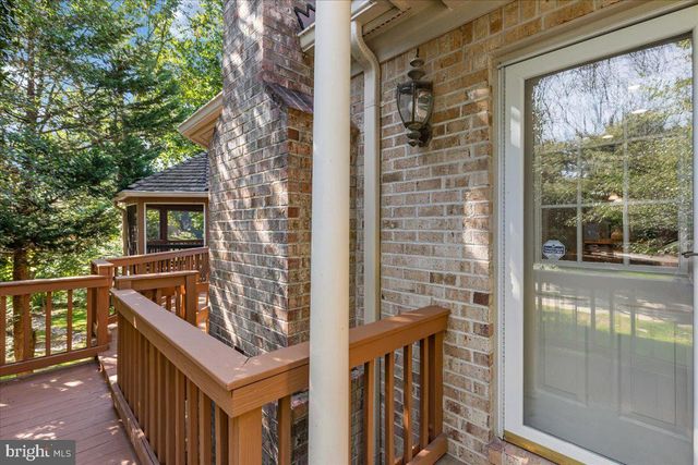 1358 LAKE FOREST CT, Reston, VA 20194