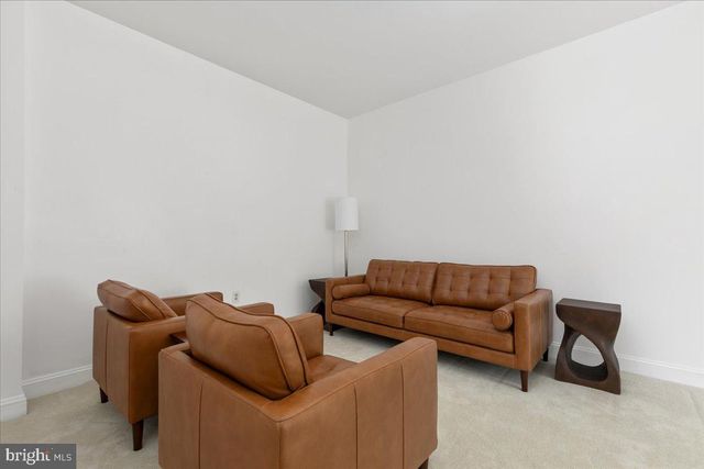 1358 LAKE FOREST CT, Reston, VA 20194