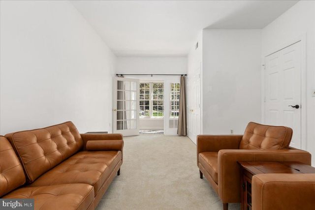 1358 LAKE FOREST CT, Reston, VA 20194