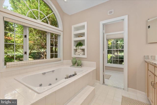 1358 LAKE FOREST CT, Reston, VA 20194