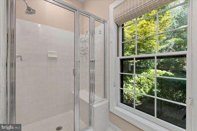1358 LAKE FOREST CT, Reston, VA 20194