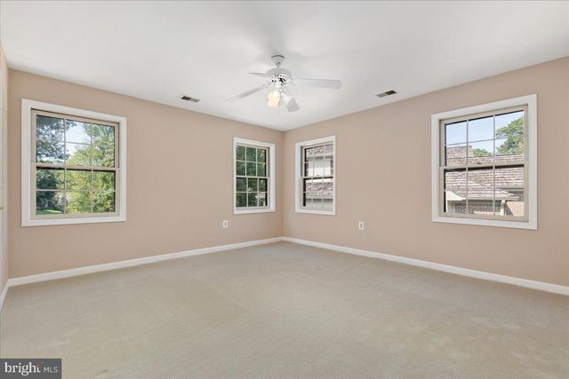 1358 LAKE FOREST CT, Reston, VA 20194