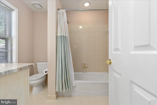 1358 LAKE FOREST CT, Reston, VA 20194
