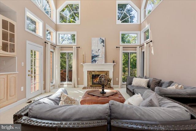 1358 LAKE FOREST CT, Reston, VA 20194