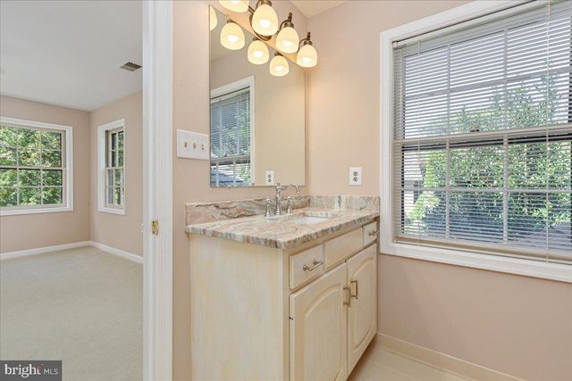 1358 LAKE FOREST CT, Reston, VA 20194