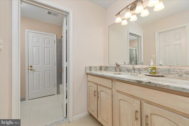 1358 LAKE FOREST CT, Reston, VA 20194