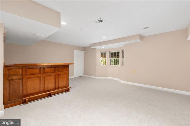 1358 LAKE FOREST CT, Reston, VA 20194