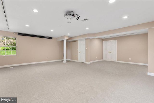 1358 LAKE FOREST CT, Reston, VA 20194
