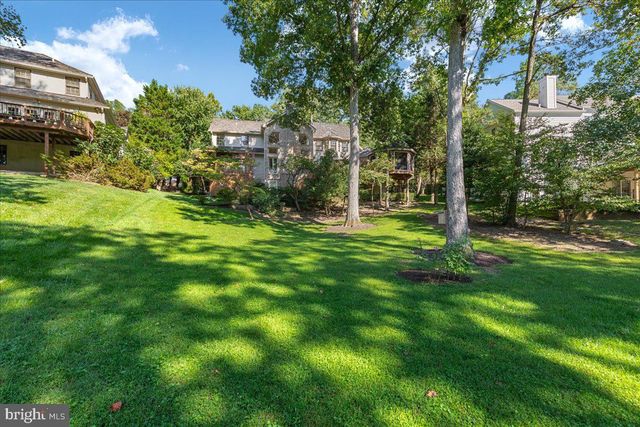 1358 LAKE FOREST CT, Reston, VA 20194