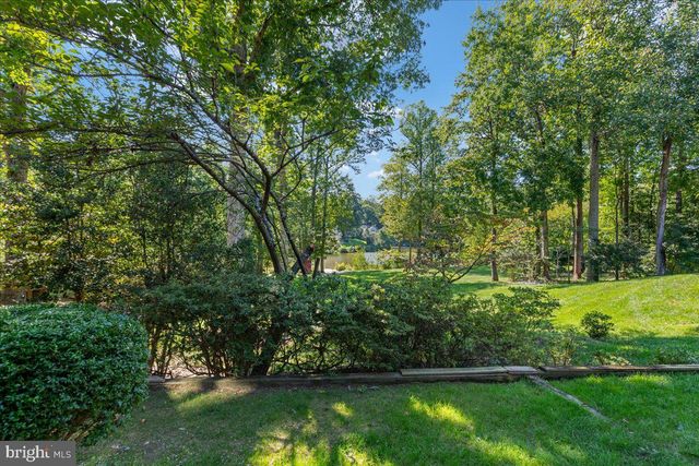 1358 LAKE FOREST CT, Reston, VA 20194