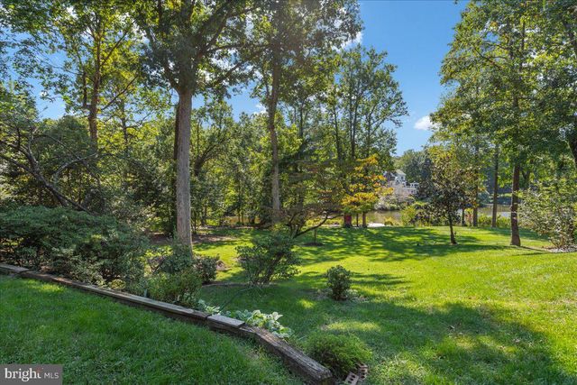 1358 LAKE FOREST CT, Reston, VA 20194