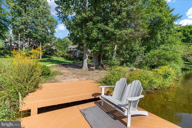 1358 LAKE FOREST CT, Reston, VA 20194
