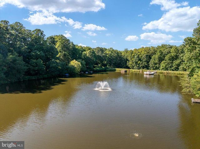1358 LAKE FOREST CT, Reston, VA 20194