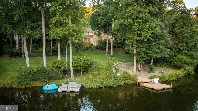 1358 LAKE FOREST CT, Reston, VA 20194